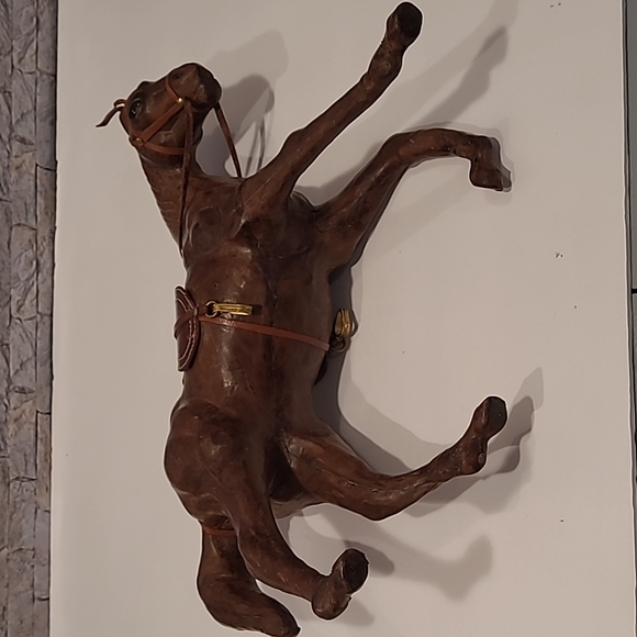 Vintage Hand Sculpted Leather Horse - Picture 11 of 12
